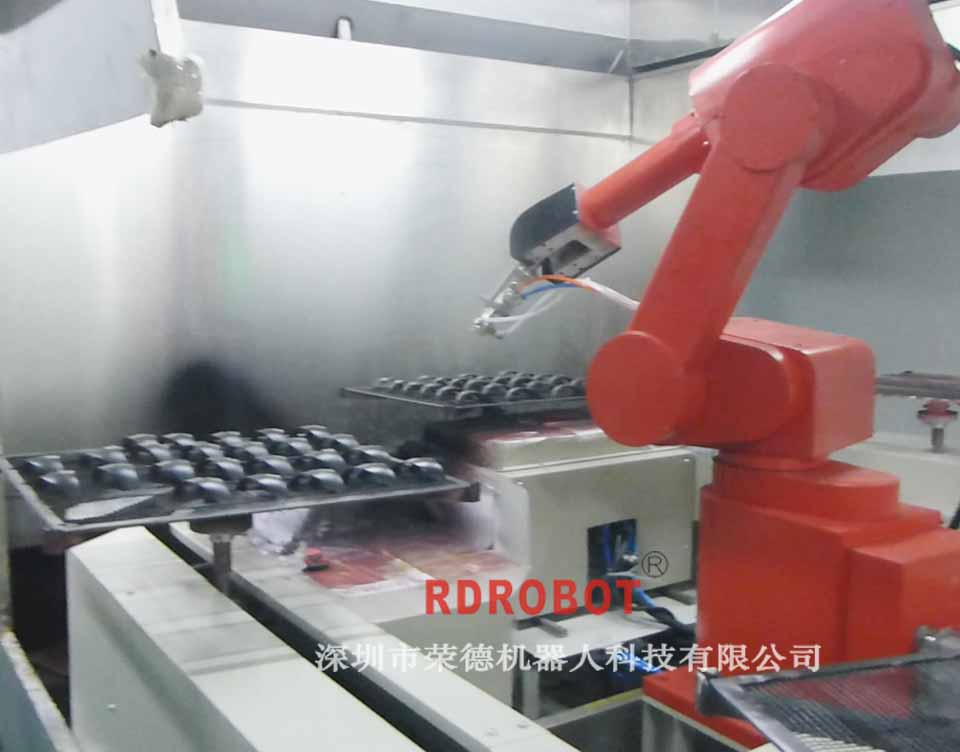 榮德機(jī)器人應(yīng)用于鼠標(biāo)鍵盤噴漆，賦能 3C 產(chǎn)業(yè)高效智造